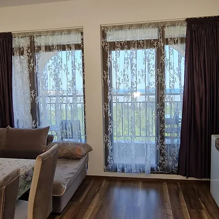 Apartmán луксозен в резиденция лазурен бряг